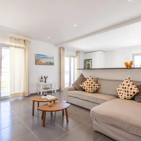 Carmona A T2 - By Smarthomes Apartmán