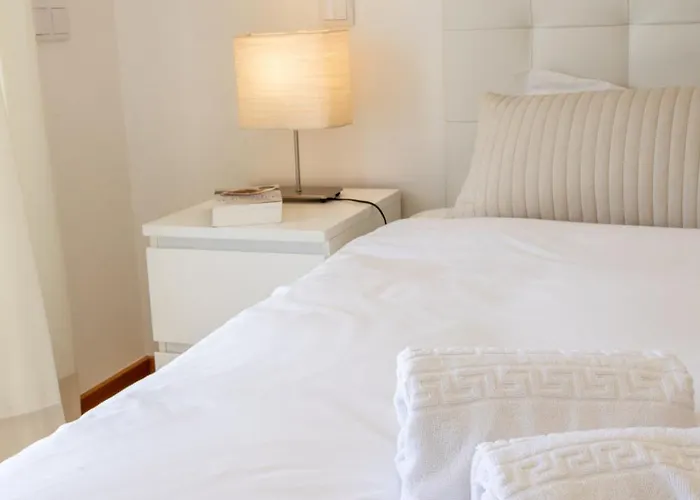 Carmona A T2 - By Smarthomes Apartman