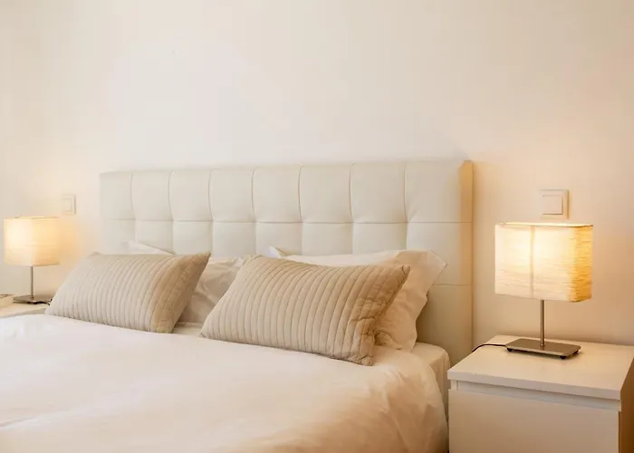 Carmona A T2 - By Smarthomes Apartman *