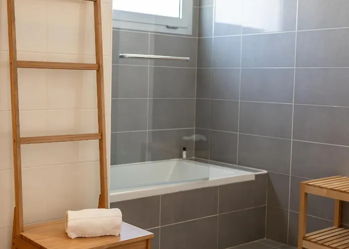 Carmona A T2 - By Smarthomes Apartman *