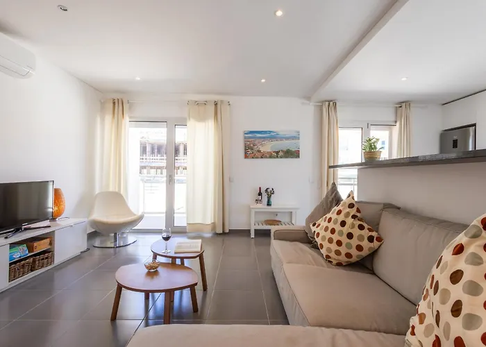 Apartman Carmona A T2 - By Smarthomes *